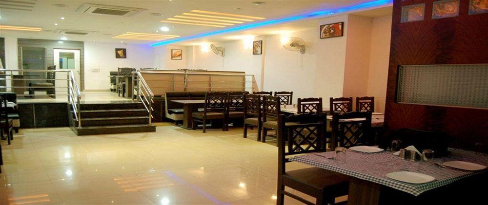 Ganpati Celebration Hotel จ๊อดปูร์ ภายนอก รูปภาพ
